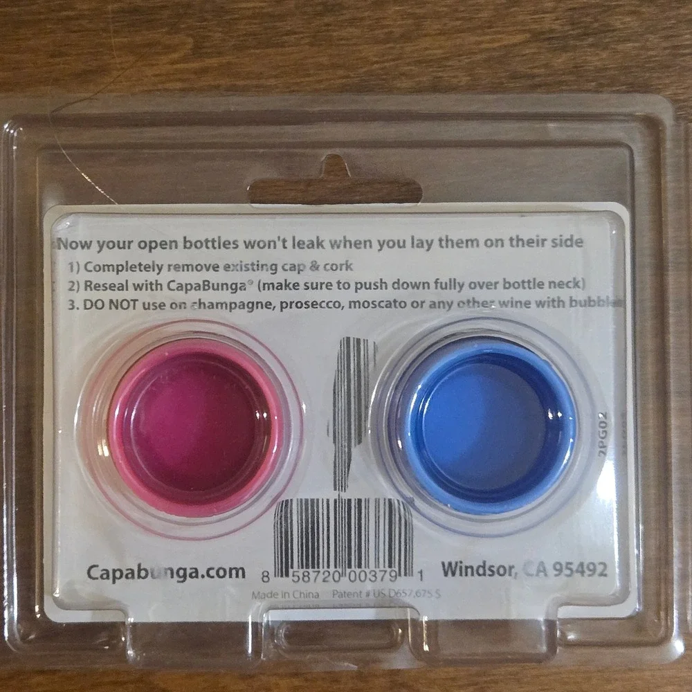 CapaBunga His and Hers Reusable Silicone Wine Bottle Resealer Caps 2 Pack NEW